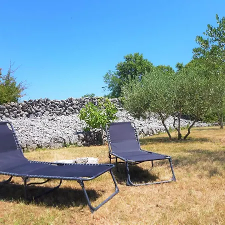 Secluded House Milovcici, Krk - 14604 펜션 *