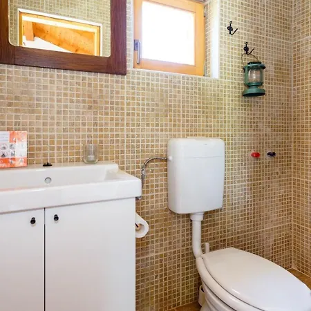 Secluded House Milovcici, Krk - 14604 펜션